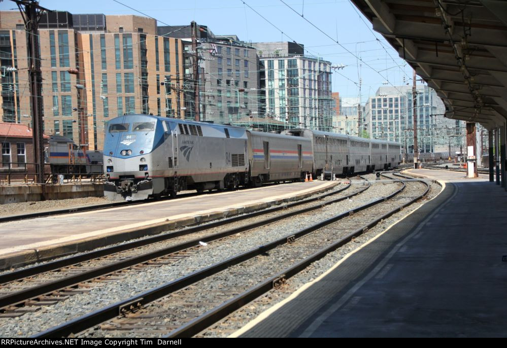 AMTK 84 arrives on train #30